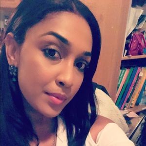 Meet your Posher, Monica